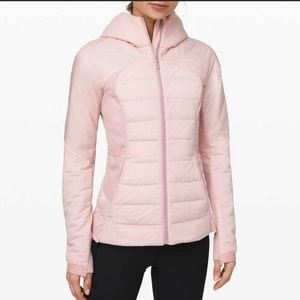 Lululemon never worn pink puffer PRIMALOFT  jacket